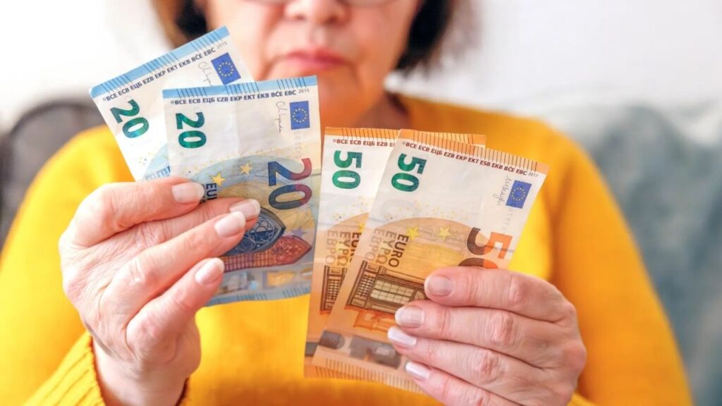 Guía completa de incrementos en pensiones 2025: mes a mes, quién cobra y cuánto aumenta